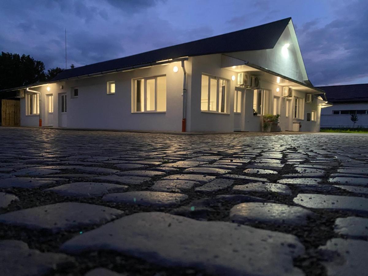 Pixel Guesthouse Tîrgu Secuiesc Εξωτερικό φωτογραφία