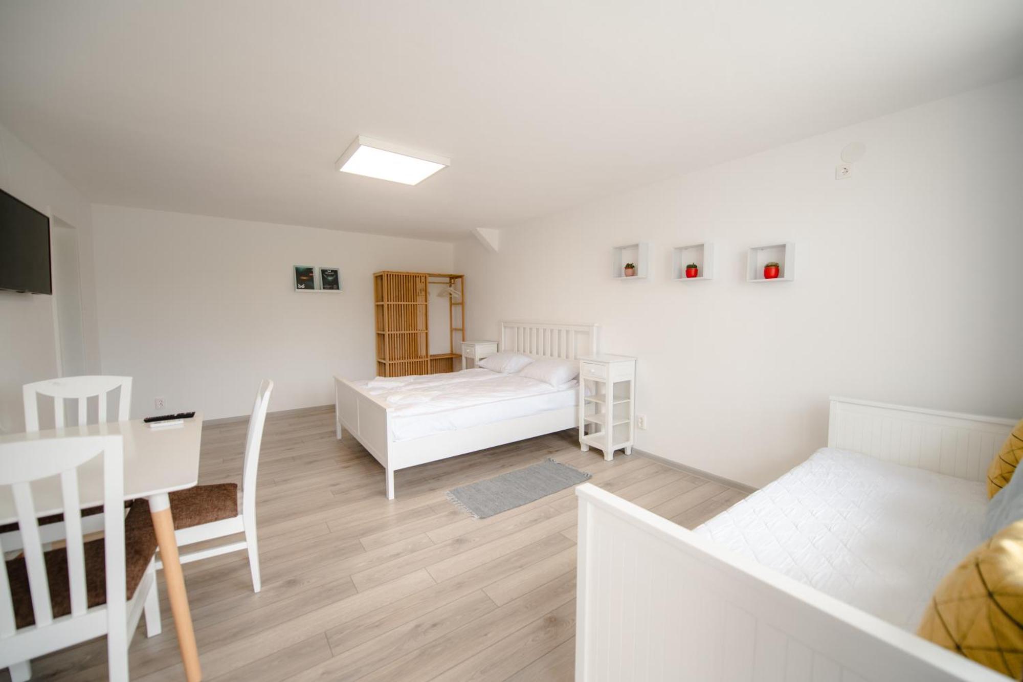 Pixel Guesthouse Tîrgu Secuiesc Εξωτερικό φωτογραφία