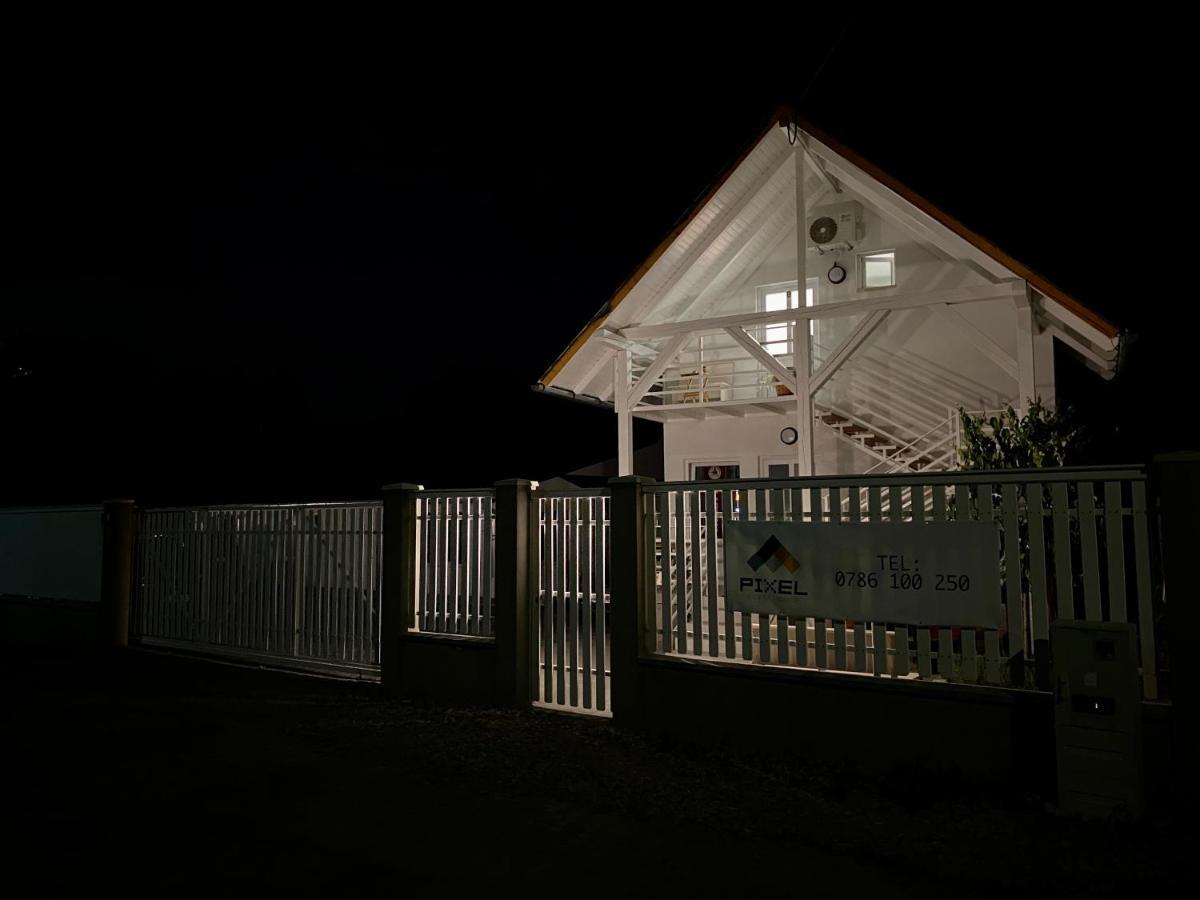 Pixel Guesthouse Tîrgu Secuiesc Εξωτερικό φωτογραφία